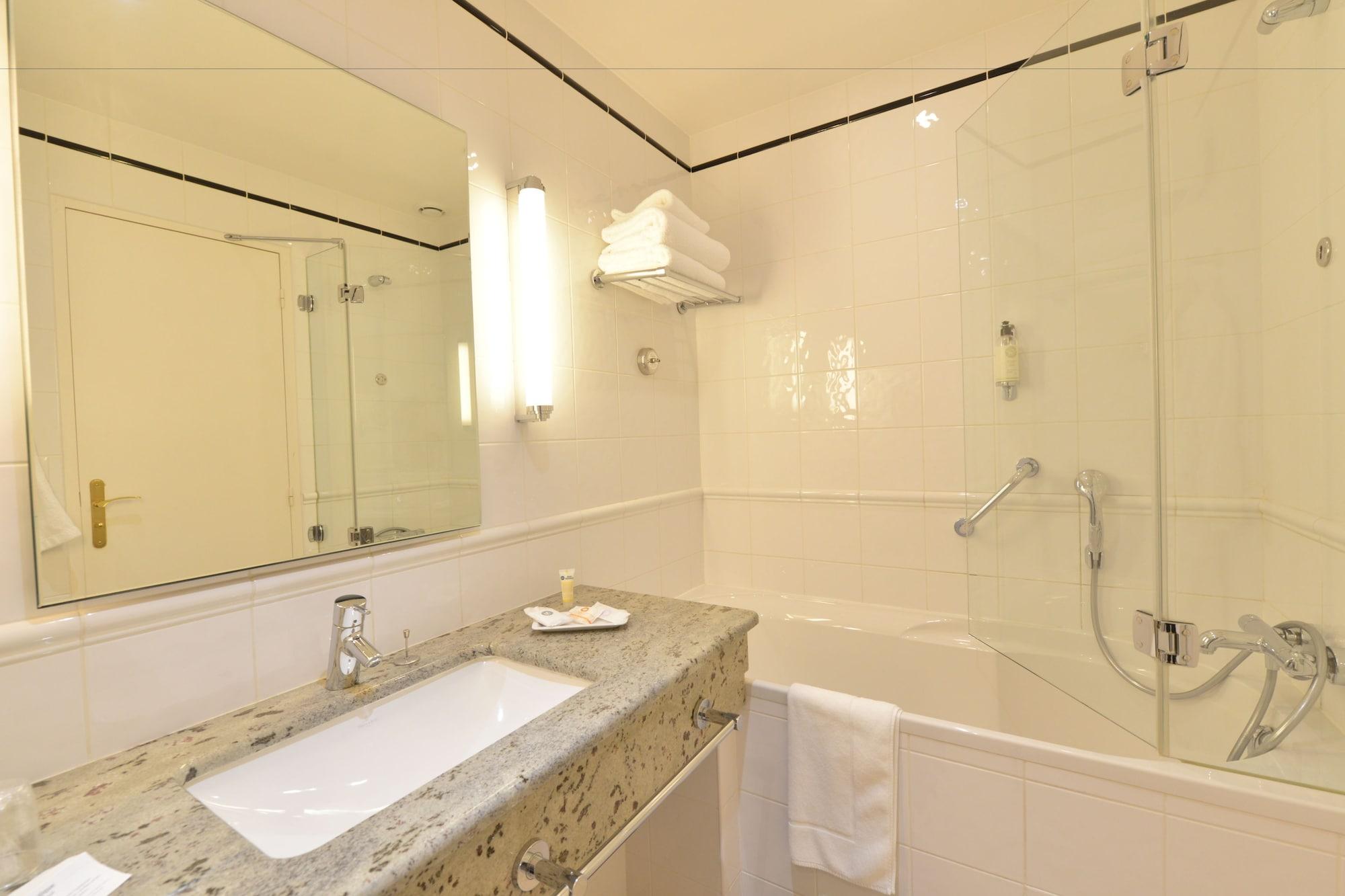 Best Western Plus Hotel D'Angleterre Bourges Exterior photo