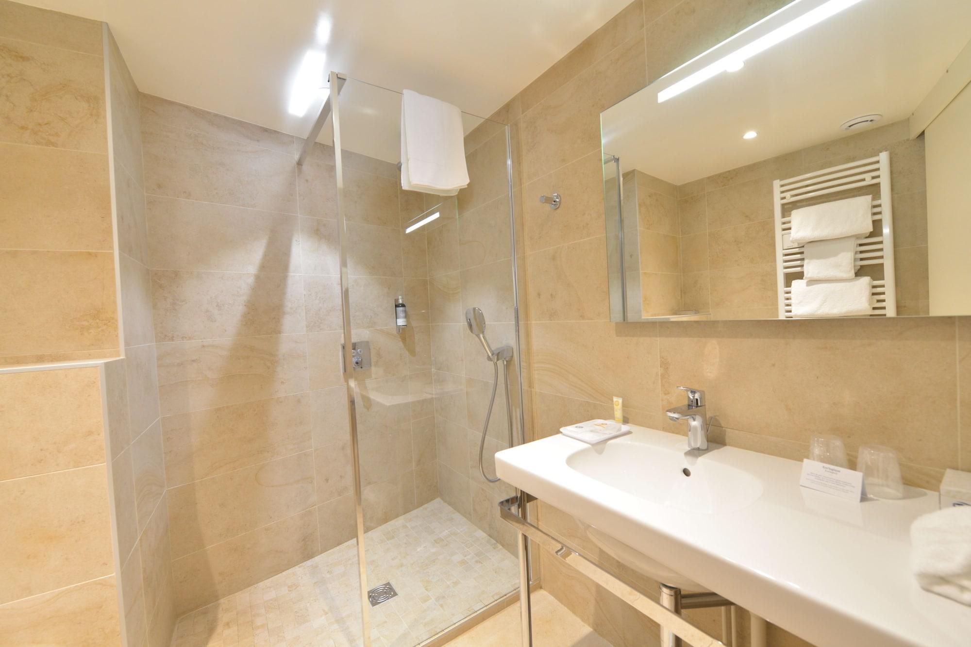 Best Western Plus Hotel D'Angleterre Bourges Exterior photo